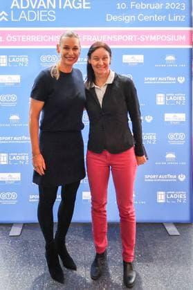TENNIS - WTA, Tennis Damen Upper Austria Ladies Linz LINZ,AUSTRIA,10.FEB.23 - TENNIS - WTA Tour, Upper Austria Ladies Linz. Image shows tournament ambassador Barbara Schett and Billie Jean King Cup captain Marion Maruschka (OETV).  GEPAxpictures xManfredxBinder