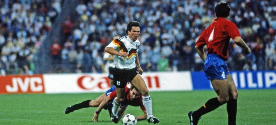 17.06.88 Deutschland - Spanien Deutschland, München, 17.06.1988, Fussball, Europameisterschaft EM 1988 in Deutschland, Deutschland - Spanien (2:0): Lothar Matthäus (Deutschland).
