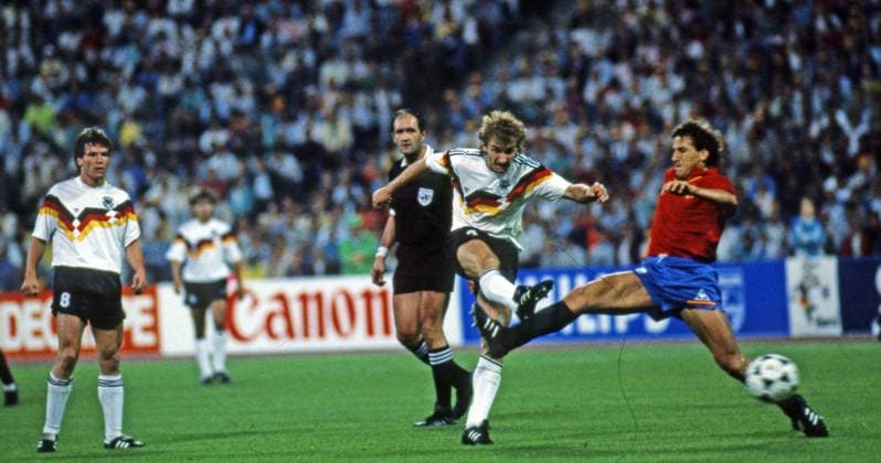 17.06.88 Deutschland - Spanien Deutschland, München, 17.06.1988, Fussball, Europameisterschaft EM 1988 in Deutschland, Deutschland - Spanien (2:0): Rudi Völler (Deutschland).