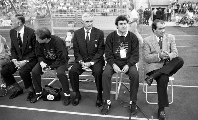 17.06.88 Deutschland - Spanien Deutschland, München, 17.06.1988, Fussball, Europameisterschaft EM 1988 in Deutschland, Deutschland - Spanien (2:0): 3. v.l. Miguel Munoz (Trainer Spanien).