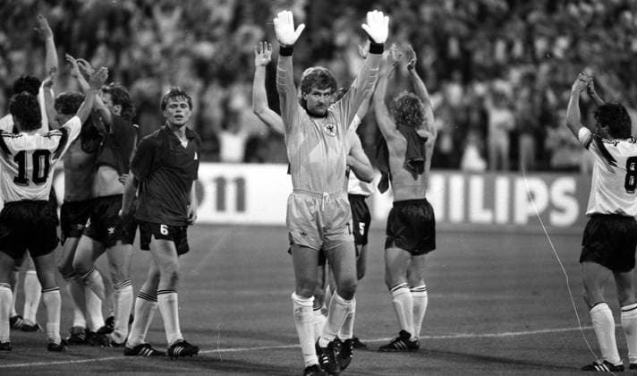 17.06.88 Deutschland - Spanien Deutschland, München, 17.06.1988, Fussball, Europameisterschaft EM 1988 in Deutschland, Deutschland - Spanien (2:0): Eike Immel (Deutschland).