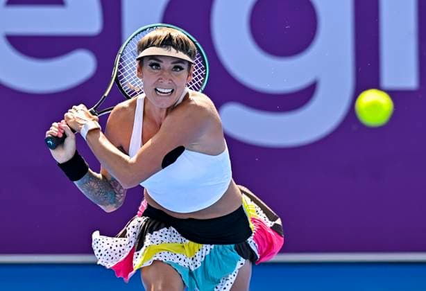 Sport Bilder des Tages Qatar TotalEnergies Open 2023 Bethanie Mattek-Sands of United States in action during her 1st round Qualifying match against Aliaksandra Sasnovich of Belarus at the WTA, Tennis Damen Qatar TotalEnergies Open tennis tournament at the Khalifa International Tennis Complex in Doha, Qatar, 11 February 2023 Doha Qatar  Copyright: xNoushadxThekkayilx originalFilename:varittyakkal-wtaqatar230211_npRZP.jpg