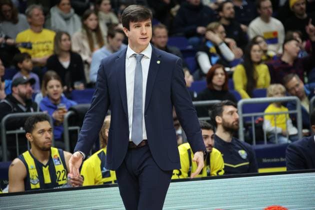 DEU, easyCredit BBL, ALBA vs. Oldenburg, 11.02.2023, Mercedes-Benz-Arena, Berlin, DEU, easyCredit BBL, ALBA vs. Oldenburg, im Bild Head Coach Pedro Calles (Baskets Oldenburg) Foto: Juergen Engler nordphoto GmbH