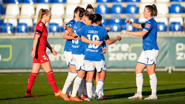 Spielerinnen der TSG 1899 Hoffenheim, jubeln über das Tor zum 1:0, Jubel, Torjubel, Torerfolg, celebrate the goal, goal, celebration, Jubel ueber das Tor, optimistisch, Spielszene, Highlight, Action, Aktion, 12.02.2023, Sinsheim (Hoffenheim) (Deutschland), Fussball, Flyeralarm Frauen-Bundesliga, TSG 1899 Hoffenheim - 1. FC Köln, 12.02.2023, Sinsheim (Hoffenheim) (Deutschland), Fussball, Flyeralarm Frauen-Bundesliga, TSG 1899 Hoffenheim - 1. FC Köln, DFB DFL REGULATIONS PROHIBIT ANY USE OF PHOTOGRAPHS AS IMAGE SEQUENCES AND OR QUASI-VIDEO.