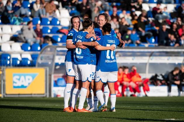 Nicole Billa (TSG Hoffenheim, 16), Julia Hickelsberger (TSG Hoffenheim, 18), Fabienne Dongus (TSG Hoffenheim, 33) jubeln ueber das Tor zum 1:0, GER, TSG 1899 Hoffenheim vs. 1. FC Koeln, Fussball Flyeralarm Frauen Bundesliga, 12. Spieltag, Spielzeit 2022 2023, 12.02.2023 GER, TSG 1899 Hoffenheim vs. 1. FC Koeln, Fussball Flyeralarm Frauen Bundesliga, 12. Spieltag, Spielzeit 2022 2023, 12.02.2023 Hoffenheim Copyright: xEibner Memmlerx EP_MMR