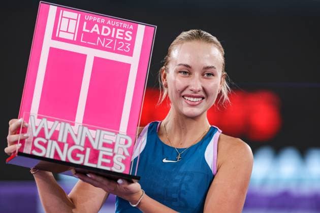 TENNIS - WTA, Tennis Damen Upper Austria Ladies Linz LINZ,AUSTRIA,12.FEB.23 - TENNIS - WTA Tour, Upper Austria Ladies Linz. Image shows the rejoicing of Anastasia Potapova (RUS). Keywords: trophy.  GEPAxpictures xManfredxBinder