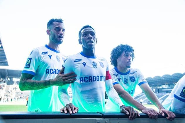 Birama TourÃ (AJ Auxerre) Jubal (AJ Auxerre) Han-Noah Massengo (AJ Auxerre) FOOTBALL : Angers SCO vs AJ Auxerre - Ligue 1 - Journee 23 - 12 02 2023 BaptisteAutissier Panoramic 