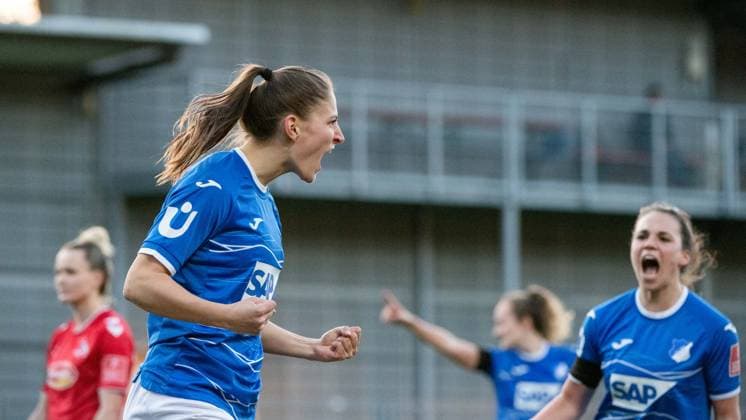 Sport Bilder des Tages Melissa Koessler (TSG Hoffenheim, 25), Julia Hickelsberger (TSG Hoffenheim, 18) jubeln ueber das Tor zum 2:0, GER, TSG 1899 Hoffenheim vs. 1. FC Koeln, Fussball Flyeralarm Frauen Bundesliga, 12. Spieltag, Spielzeit 2022 2023, 12.02.2023 GER, TSG 1899 Hoffenheim vs. 1. FC Koeln, Fussball Flyeralarm Frauen Bundesliga, 12. Spieltag, Spielzeit 2022 2023, 12.02.2023 Hoffenheim Copyright: xEibner Memmlerx EP_MMR