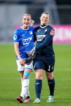 v.li.: Vanessa Leimenstoll (TSG, 27), Martina Tufekovic (Torwart, Torhüterin, TSG, 1), Spielerinnen der TSG 1899 Hoffenheim, Jubel nach dem Schlusspfiff, Sieg, Sieger, Gewinner, jubelt, jubeln, Freude, optimistisch, Highlight, Action, Aktion, 12.02.2023, Sinsheim (Hoffenheim) (Deutschland), Fussball, Flyeralarm Frauen-Bundesliga, TSG 1899 Hoffenheim - 1. FC Köln, 12.02.2023, Sinsheim (Hoffenheim) (Deutschland), Fussball, Flyeralarm Frauen-Bundesliga, TSG 1899 Hoffenheim - 1. FC Köln, DFB DFL REGULATIONS PROHIBIT ANY USE OF PHOTOGRAPHS AS IMAGE SEQUENCES AND OR QUASI-VIDEO.