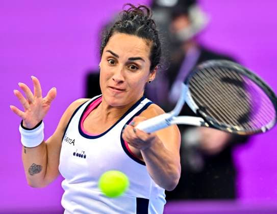 WTA, Tennis Damen Qatar TotalEnergies Open 2023 Martina Trevisan of Italy in action against Karolina Muchova of Czech Republic at the WTA Qatar TotalEnergies Open tennis tournament at the Khalifa International Tennis Complex in Doha, Qatar, 13 February 2023 DOHA Qatar  Copyright: xNoushadxThekkayilx originalFilename:varittyakkal-wtaqatar230213_npyHe.jpg