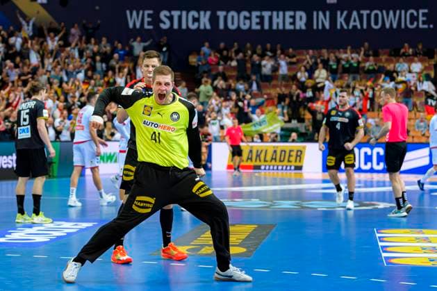 Handball IHF WM, Vorrunde, Gruppe E, Deutschland - Serbien Torhueter Joel Birlehm (Deutschland), Slogan We Stick together in Katowice, Schlussjubel Schlußjubel Emotion Freude Katowice Spodek Arena Polen