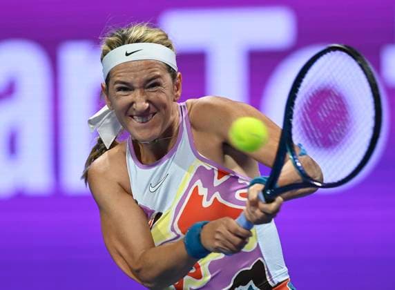 (230214) -- DOHA, Feb. 14, 2023 -- Victoria Azarenka of Belarus hits a return during the singles round of 32 match against Ipek Oz of Turkey at WTA500 Qatar Open 2023 in Doha, Qatar, Feb. 13, 2023. (Photo by Xinhua) (SP)QATAR-DOHA-TENNIS WTA, Tennis Damen 500-DAY 1 Nikku 
