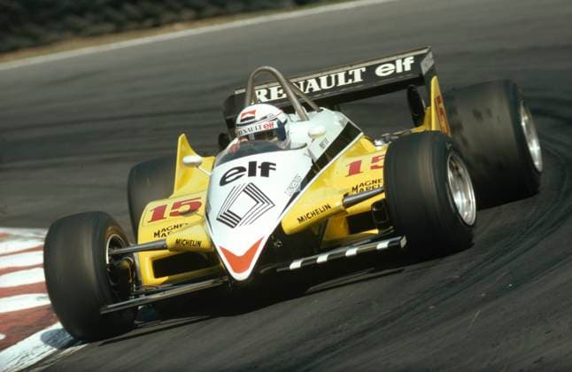 Alain Prost pilotiert den Formel 1 Renault RE40 1,5 V6t in Zandvoort 1983 auf den 2.Platz genauso in der Gesamt-WM 1983 *** Alain Prost pilots the Formula 1 Renault RE40 1,5 V6t in Zandvoort 1983 on the 2 place exactly in the overall world championship 1983