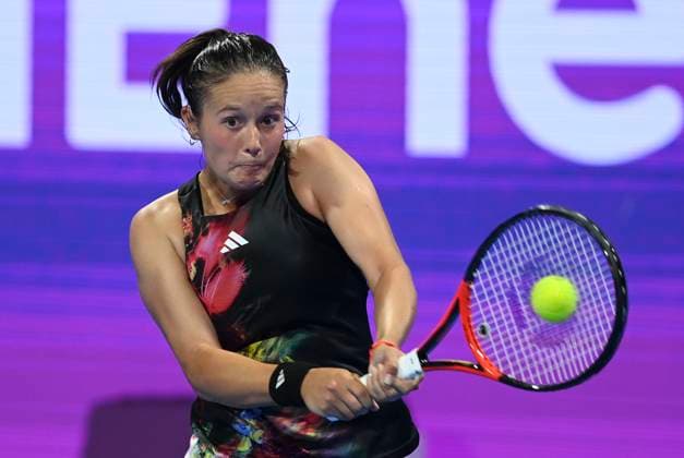 (230215) -- DOHA, Feb. 15, 2023 -- Daria Kasatkina of Russia hits a return during the singles round of 32 match against Rebecca Marino of Canada at WTA500 Qatar Open 2023 in Doha, Qatar, Feb. 14, 2023. (Photo by Xinhua) (SP)QATAR-DOHA-TENNIS WTA, Tennis Damen 500-DAY 2 Nikku 