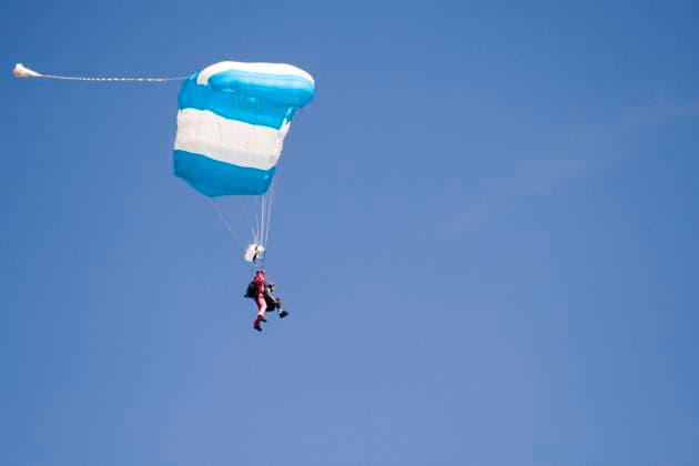 Fallschirm-Tandem-Sprung Fallschirm-Tandem-Sprung (License=RF) 207372 Copyright: xZoonar.com unknownx 207372