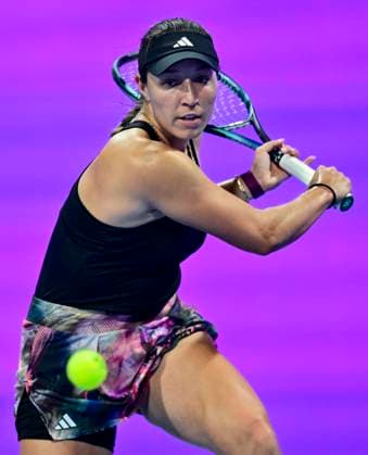 WTA, Tennis Damen Qatar TotalEnergies Open 2023 Jessica Pegula of United States in action during round of 16 match against Jelena Ostapenko of Latvia at the WTA Qatar TotalEnergies Open tennis tournament at the Khalifa International Tennis Complex in Doha, Qatar, 15 February 2023 DOHA Qatar  Copyright: xNoushadxThekkayilx originalFilename:varittyakkal-wtaqatar230215_npdNl.jpg