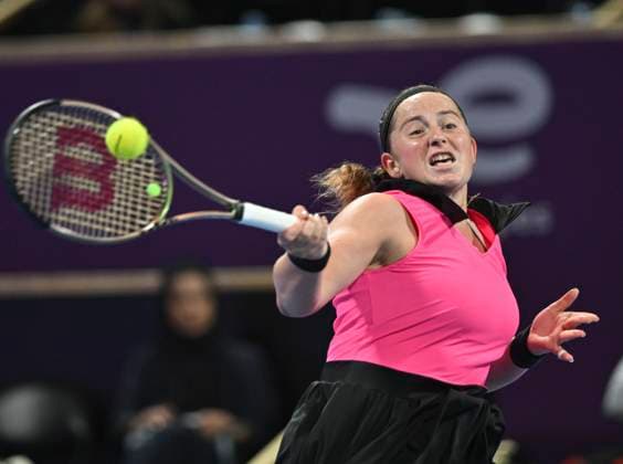 (230216) -- DOHA, Feb. 16, 2023 -- Jelena Ostapenko of Latvia hits a return during the singles round of 16 match against Jessica Pegula of the United States at WTA500 Qatar Open 2023 in Doha, Qatar, Feb. 15, 2023. (Photo by Xinhua) (SP)QATAR-DOHA-TENNIS WTA, Tennis Damen 500 Nikku 