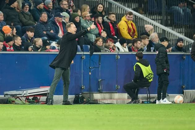 Salzburg, Österreich 16. Februar 2023: Europa League - 2022 2023 - RB Salzburg vs. AS Roma Im Bild: Trainer Matthias Jaissle (FC Salzburg) gestikuliert auf dem Spielfeld. Stadion Salzburg Copyright: xFotostandx xWassmuthx