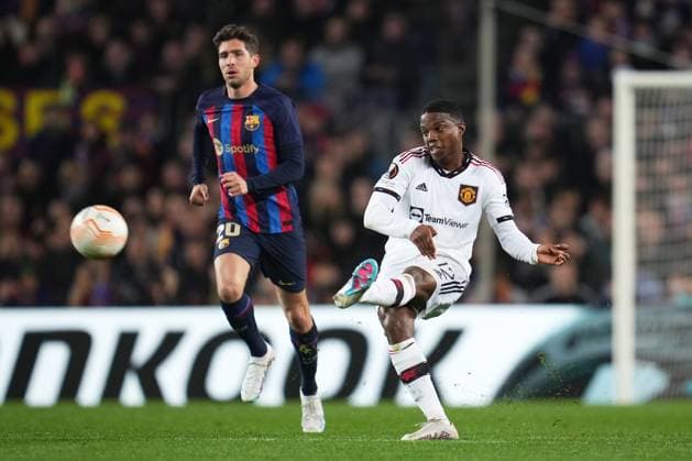 Mandatory Credit: Photo by Bagu Blanco Pressinphoto Shutterstock (13770557ab) Tyrell Malacia of Manchester United, ManU and Sergi Roberto of FC Barcelona, Barca FC Barcelona v Manchester United, UEFA Europa League, Play-off, 1st leg. Football, Spotify Camp Nou Stadium, Barcelona, Spain - 16 Feb 2023 Editorial use only FC Barcelona v Manchester United, UEFA Europa League, Play-off, 1st leg. Football, Spotify Camp Nou Stadium, Barcelona, Spain - 16 Feb 2023 Editorial use only  Copyright: xBaguxBlanco Pressinphoto Shutterstockx 13770557ab