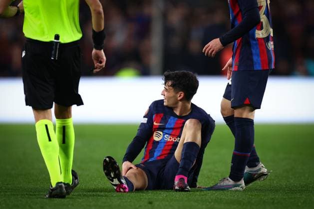 Mandatory Credit: Photo by Simon Dael Shutterstock (13765759ad) Pedri of Barcelona goes down injured Barcelona v Manchester United, ManU UEFA Europa League, Play-Off Round, First Leg, Football, Camp Nou, Barcelona, Spain - 16 Feb 2023 EDITORIAL USE ONLY No use with unauthorised audio, video, data, fixture lists, club league logos or live services. Online in-match use limited to 120 images, no video emulation. No use in betting, games or single club league player publications. Barcelona v Manchester United, UEFA Europa League, Play-Off Round, First Leg, Football, Camp Nou, Barcelona, Spain - 16 Feb 2023 EDITORIAL USE ONLY No use with unauthorised audio, video, data, fixture lists, club league logos or live services. Online in-match use limited to 120 images, no video emulation. No use in betting, games or single club league player publications.  Copyright: xSimonxDael Shutterstockx 13765759ad