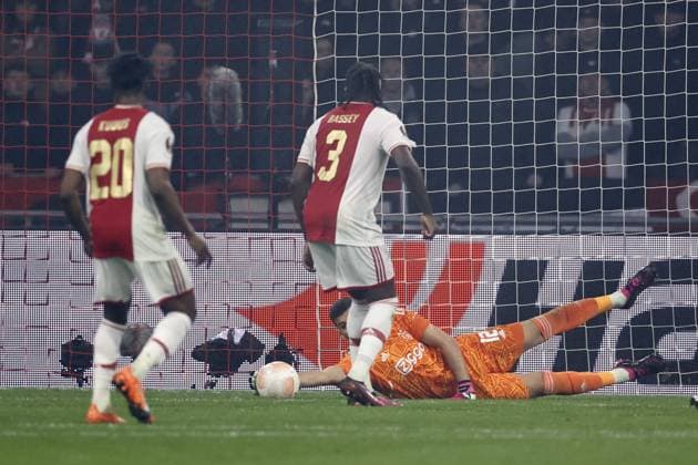 AMSTERDAM - Ajax goalkeeper Geronimo Rulli during the UEFA Europa league play-off match between Ajax Amsterdam and FC Union Berlin at the Johan Cruijff ArenA on February 16, 2023 in Amsterdam, Netherlands. ANP MAURICE VAN STONE AFC Ajax Amsterdam v 1. FC Union Berlin: Knockout Round Play-Off Leg One - UEFA Europa League 2022 2023 xVIxANPxSportx xxANPxIVx 462935528 originalFilename: 462935528.jpg