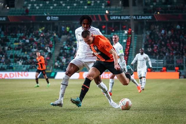 16.02.2023 Warszawa Pilka nozna UEFA Liga Europy 2022 2023, 1 16 finalu Szachtar Donieck - Stade Rennes FC N z Flavien Tait, Bogdan Mykhaylichenko Foto Adam Starszynski PressFocus 16.02.2023 Warsaw Football UEFA Europa League 2022 2023, round 1 of 16 Shakhtar Donetsk - Stade Rennes FC Flavien Tait, Bogdan Mykhaylichenko Credit Adam Starszynski PressFocus NEWSPIX.PL --- Newspix.pl  20230216PF_AS063
