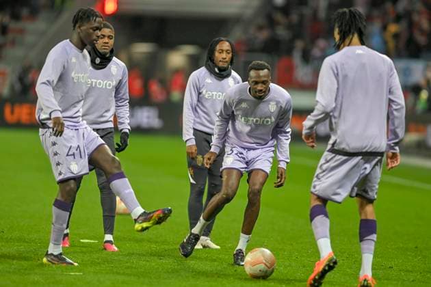 die Mannschaft von Monaco beim Aufwaermen 16.02.2023 Fussball Europa League, Bayer 04 Leverkusen vs AS Monaco, BayArena, Leverkusen, NRW Germany