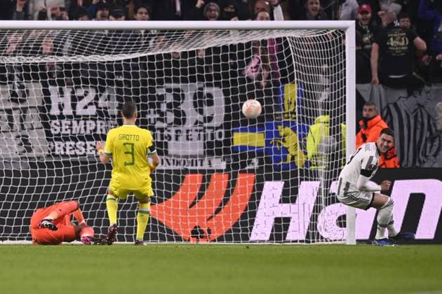 Foto Fabio Ferrari LaPresse 16 Febbraio 2023 - Torino, Italia - calcio - Juventus vs Nantes - UEFA Europa League - Spareggi andata - Juventus Stadium. Nella foto: Dusan Vlahovic (Juventus F.C.) rete 1-0 February 16, 2023 Turin, Italy - sport, calcio - Juventus vs Nantes - UEFA Europa League - Play off -1st leg- Juventus Stadium. In the pic: BDusan Vlahovic (Juventus F.C.) goal 1-0  Copyright: xFabioxFerrari LaPressex