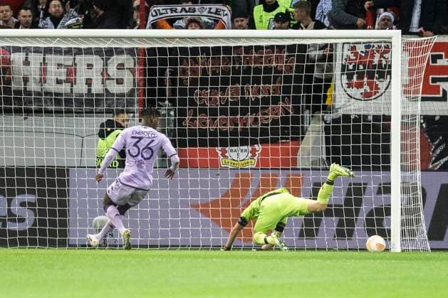 Sport Bilder des Tages Leverkusen, Bayarena, 16.02.23: Breel Embolo of Monaco scores the 1:0 goal against goalkeeper Lukas Hradecky of Leverkusen during the championsleague match between Bayer 04 Leverkusen v. AS Monaco FC.