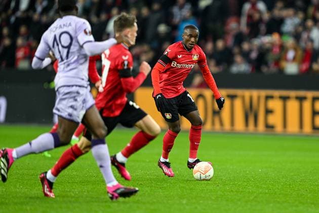 GER, Europa League, Bayer Leverkusen vs. AS Monaco 16.02.2023, BayArena , Leverkusen , GER, Europa League, Bayer Leverkusen vs. AS Monaco im Bild picture shows Moussa Diaby (Bayer Leverkusen 19) läuft mit dem Ball am Fuß.