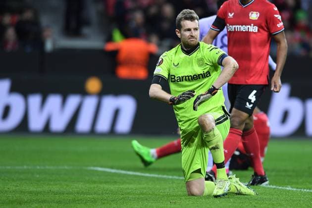 Fußball Europa League K.-o.-Runde-Play-off Bayer 04 Leverkusen - AS Monaco am 16.02.2023 in der BayArena in Leverkusen Lukas Hradecky ( Leverkusen ) enttäuscht