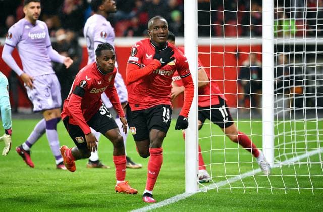 Fussball, Deutschland, Herren, Europa League, Saison 2022 2023, BayArena Leverkusen, Bayer Leverkusen - AS Monaco; Jubel Moussa Diaby (LEV) nach seinem Tor zum 1:1. Jubel, Freude, Aktion. UEFA REGULATIONS PROHIBIT ANY USE OF PHOTOGRAPHS AS IMAGE SEQUENCES AND OR QUASI-VIDEO