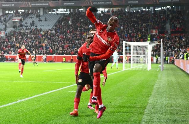 Sport Bilder des Tages Fussball, Deutschland, Herren, Europa League, Saison 2022 2023, BayArena Leverkusen, Bayer Leverkusen - AS Monaco; Jubel Moussa Diaby (LEV) nach seinem Tor zum 1:1. Jubel, Freude, Aktion. UEFA REGULATIONS PROHIBIT ANY USE OF PHOTOGRAPHS AS IMAGE SEQUENCES AND OR QUASI-VIDEO