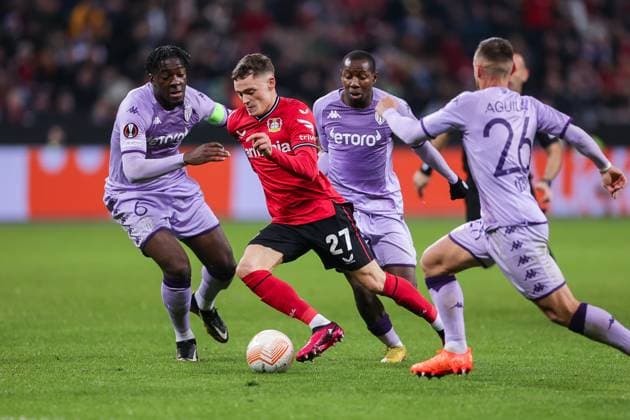 16.02.2023, Fussball, Saison 2022 2023, UEFA Europa League, UEL, Play-Off, Hinspiel, Bayer 04 Leverusen - AS Monaco, v. l. Axel Disasi (AS Monaco), Florian Wirtz (Bayer 04 Leverkusen), Mohamed Camara (AS Monaco), xRHR-FOTO DEx Copyright: DennisxEwert RHR-FOTOx RHR-FOTO DE