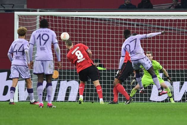 Fußball Europa League K.-o.-Runde-Play-off Bayer 04 Leverkusen - AS Monaco am 16.02.2023 in der BayArena in Leverkusen Torschuss Tor zum 2:2 durch Krepin Diatta ( Monaco )