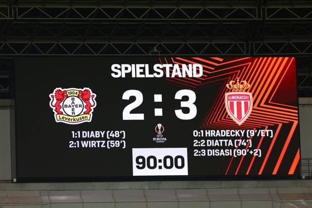 Spät Tor fuer AS Monaco durch Diasi. Spielstand. Bayer 04 Leverkusen vs. AS Monaco, Fussball, UEFA Europa League, K.O Round Play-Off Hinspiel, Spielzeit 2022 2023, 16.02.2023 Leverkusen Nordrhein-Westfalen Deutschland