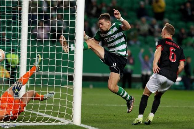 February 16, 2023, Lisbon, Portugal: Sebastian Coates of Sporting CP (C ) shoots to score during the knockout round play-off leg one - UEFA Europa League match between Sporting CP and FC Midtjylland at Alvalade stadium in Lisbon, Portugal, on February 16, 2023. Lisbon Portugal - ZUMAf123 20230216_zap_f123_015 Copyright: xPedroxFiuzax
