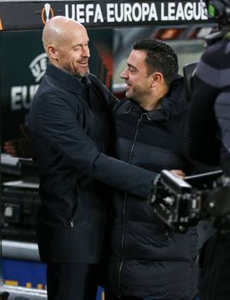 Barcelona v Manchester United, ManU Europa League 16 02 2023. Manchester United Manager Erik Ten Hag greets Barcelona Manager Xavi during the Europa League match between Barcelona and Manchester United at Camp Nou, Barcelona, Spain on 16 February 2023. Barcelona Camp Nou Barcelona Spain Editorial use only DataCo restrictions apply See www.football-dataco.com , Copyright: xPhilxDuncanx PSI-16922-0064