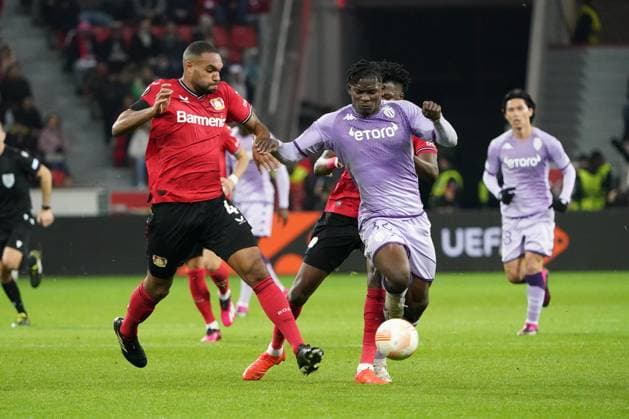 Fussball,UEFA Europa League 2022 2023, Bayer 04 Leverkusen - AS Monaco 16.02.2023, Bayarena Leverkusen, Jonathan Tah, Bayer 04 Leverkusen, Breel Embolo, AS Monaco,