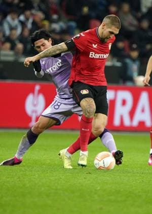 Fussball,UEFA Europa League 2022 2023, Bayer 04 Leverkusen - AS Monaco 16.02.2023, Bayarena Leverkusen, Takumi Minamino , AS Monaco, Robert Andrich, bayer 04 Leverkusen
