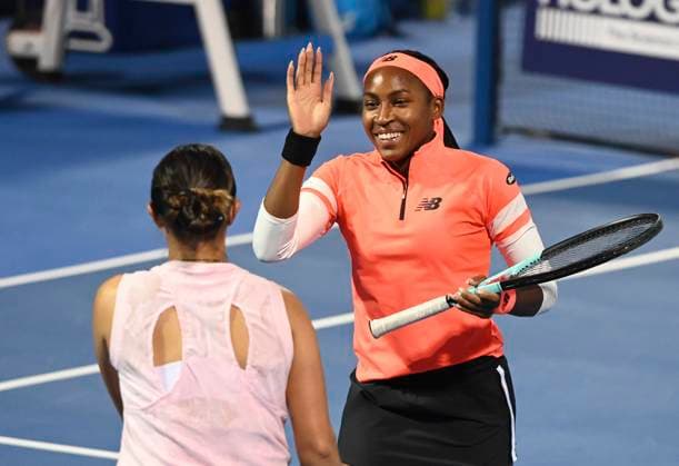 (230217) -- DOHA, Feb. 17, 2023 -- Jessica Pegula Coco Gauff (R) of the United States communicate during the doubles semifinals match against Zhang Shuai of China Giuliana Olmos of Mexico at WTA500 Qatar Open 2023 in Doha, Qatar, Feb. 16, 2023. (Photo by Xinhua) (SP)QATAR-DOHA-TENNIS WTA, Tennis Damen 500 Nikku 