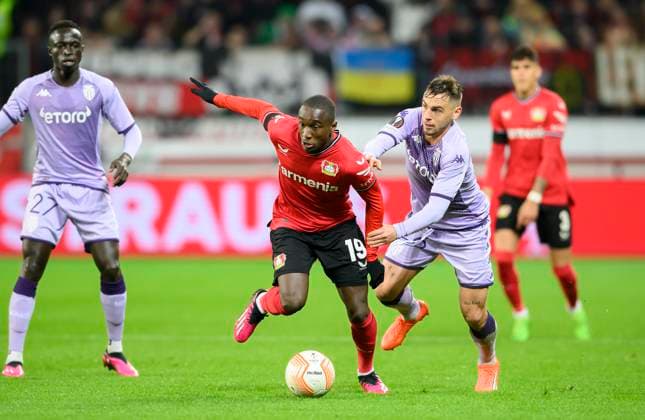v.l. Krepin DIATTA (Monaco), Moussa DIABY (LEV), Ruben AGUILAR (Monaco) Aktion, Zweikampf, Fussball Europa League, K.-o. Runde - Play-off Hinspiel, Bayer 04 Leverkusen (LEV) - AS Monaco, am 16.02.2023 in Leverkusen Deutschland. UEFA regulations prohibit any use of photographs as image sequences and or quasi-video Â