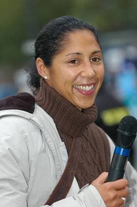 RECORD DATE NOT STATED Stephanie Ann Steffi Jones ist eine ehemalige deutsche Fußballspielerin Stephanie Ann Steffi Jones (* 22. Dezember 1972 in Frankfurt am Main) ist eine ehemalige deutsche Fußballspielerin. Sie spielte von 1991 bis 2007 in der Bundesliga und von 1993 bis 2007 in der Nationalmannschaft. Von 2008 bis 2011 war sie Präsidentin des Organisationskomitees für die Frauenfußball-Weltmeisterschaft 2011 und von 2011 bis 2015 Direktorin beim Deutschen Fußball-Bund. Von September 2016 bis März 2018 war sie Nachfolgerin von Silvia Neid als Bundestrainerin. *** Stephanie Ann Steffi Jones is a former German soccer player Stephanie Ann Steffi Jones 22 December 1972 in Frankfurt am Main is a former German soccer player She played from 1991 to 2007 in the Bundesliga and from 1993 to 2007 in the national team From 2008 to 2011 she was president of the organizing committee for the 2011 Womens World Cup and from 2011 to 2015 director at the German Football Association From September 2016 to March 2018 she was Silvia Neids successor as national coach 071028_marathon_ffm_011