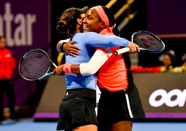 WTA, Tennis Damen Qatar TotalEnergies Open 2023 Coco Gauff and Jessica Pegula of United States celebrate after winning against Lyudmyla Kichenok of Ukraine and Jelena Ostapenko of Latvia their doubles final match at the WTA Qatar TotalEnergies Open tennis tournament at the Khalifa International Tennis Complex in Doha, Qatar, 17 February 2023 DOHA Qatar  Copyright: xNoushadxThekkayilx originalFilename:varittyakkal-wtaqatar230217_npcru.jpg