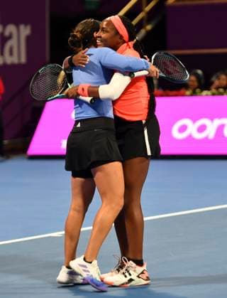 WTA, Tennis Damen Qatar TotalEnergies Open 2023 Coco Gauff and Jessica Pegula of United States celebrate after winning against Lyudmyla Kichenok of Ukraine and Jelena Ostapenko of Latvia their doubles final match at the WTA Qatar TotalEnergies Open tennis tournament at the Khalifa International Tennis Complex in Doha, Qatar, 17 February 2023 DOHA Qatar  Copyright: xNoushadxThekkayilx originalFilename:varittyakkal-wtaqatar230217_npnkz.jpg