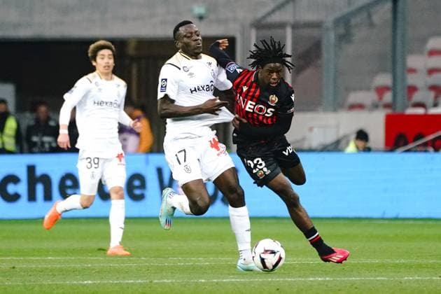Jordan Lotomba (OGC Nice) - Dion Lopy (Stade de Reims) FOOTBALL : OGC Nice vs Stade de Reims - Ligue 1 Ubereats - Nice - 18 02 2023 NorbertScanella Panoramic 