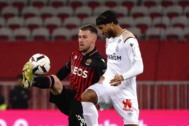 Aaron Ramsey (OGC Nice) - Jens Cajuste (Stade de Reims) FOOTBALL : OGC Nice vs Stade de Reims - Ligue 1 Ubereats - Nice - 18 02 2023 NorbertScanella Panoramic 