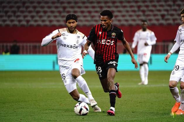 Hicham Boudaoui (OGC Nice) - Jens Cajuste (Stade de Reims) FOOTBALL : OGC Nice vs Stade de Reims - Ligue 1 Ubereats - Nice - 18 02 2023 NorbertScanella Panoramic 