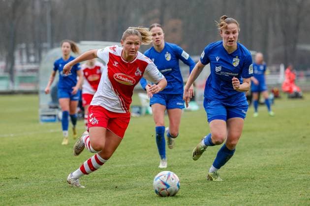 2. Frauen Bundesliga 2022-2023, 1. FC Köln U20 - FC Carl Zeiss Jena Julia Schiffarth (FC U20, 11) Köln RheinEnergie Sportpark, Kunstrasen Nordrhein-Westfalen Deutschland