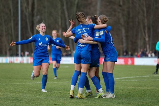 2. Frauen Bundesliga 2022-2023, 1. FC Köln U20 - FC Carl Zeiss Jena Torjubel FC Carl Zeiss Jena nach dem 2:1 Führungstreffer Köln RheinEnergie Sportpark, Kunstrasen Nordrhein-Westfalen Deutschland